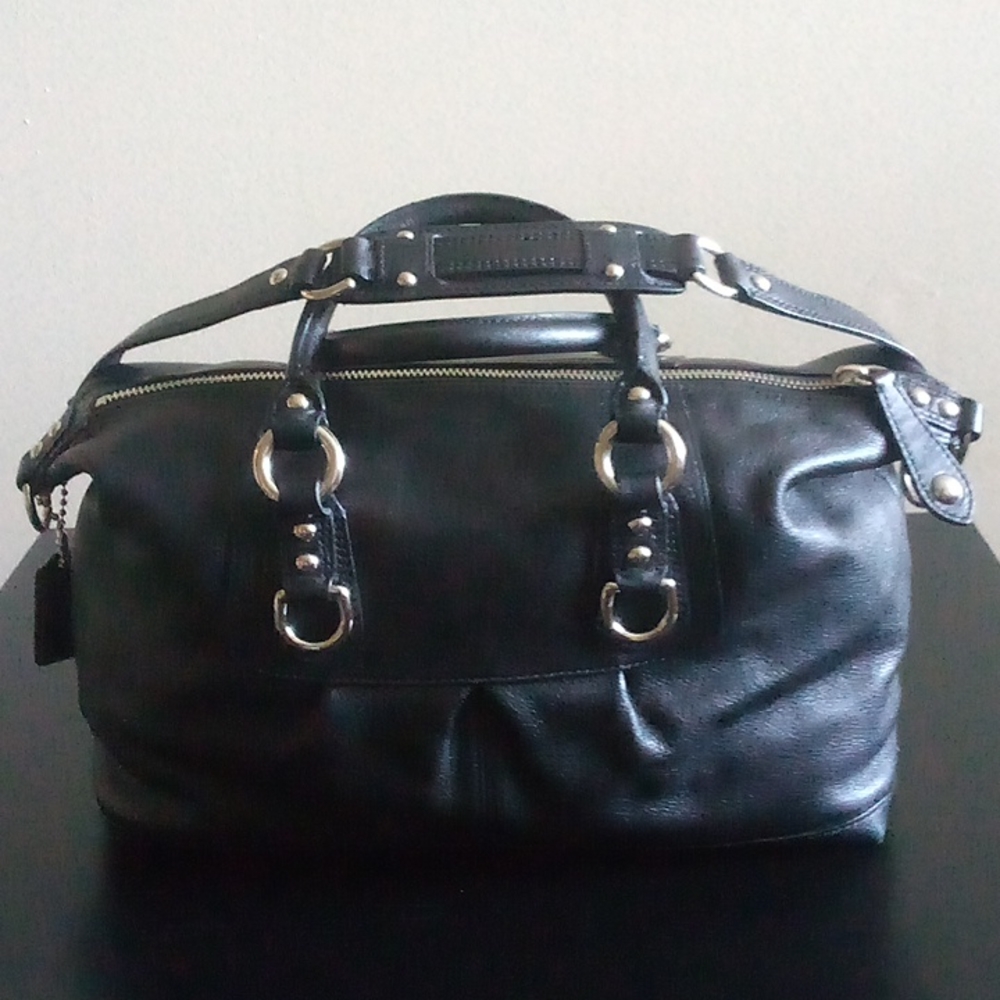 Coach - Picture 3 of 6